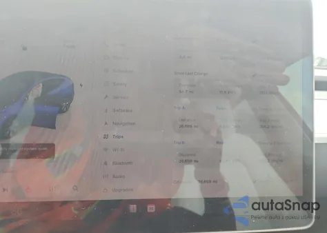 2023 Tesla Model Y z USA, uszkodzony, nr VIN 7SAYGDEE3PA147497